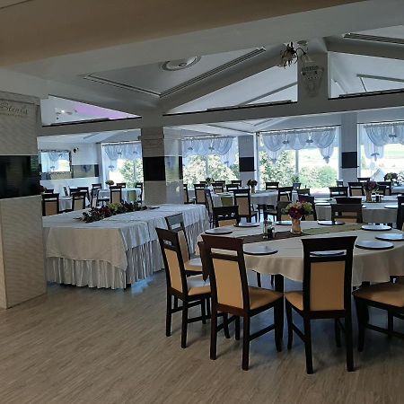 Restaurant And Pension Stenly Spissky Stvrtok Luaran gambar