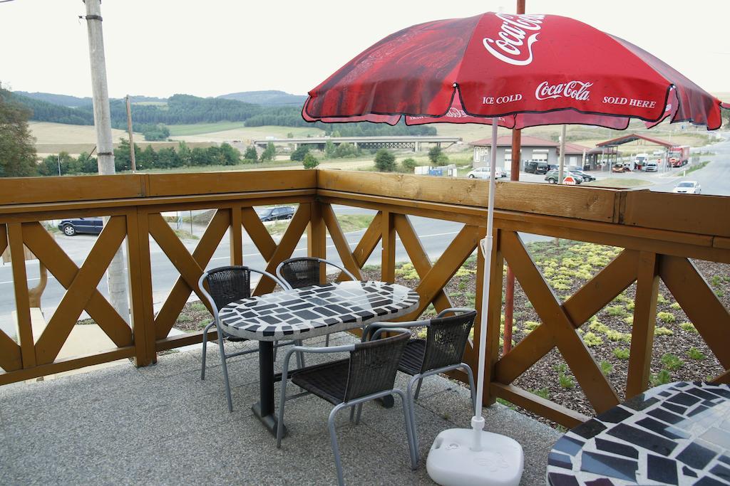 Restaurant And Pension Stenly Spissky Stvrtok Luaran gambar